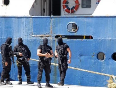 Έφοδος των ειδικών δυνάμεων του Λ.Σ. σε πλοίο με 490 τόνους εκρηκτικά - Είχε αποπλεύσει από την Τουρκία